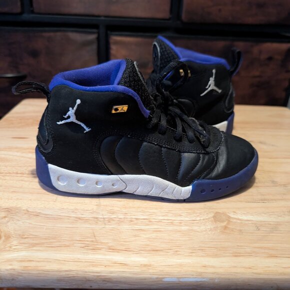 used kids jordan sneakers - Picture 6 of 6